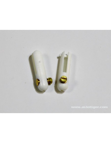 PLASTIC TABLECLOTH SCREW FASTENING