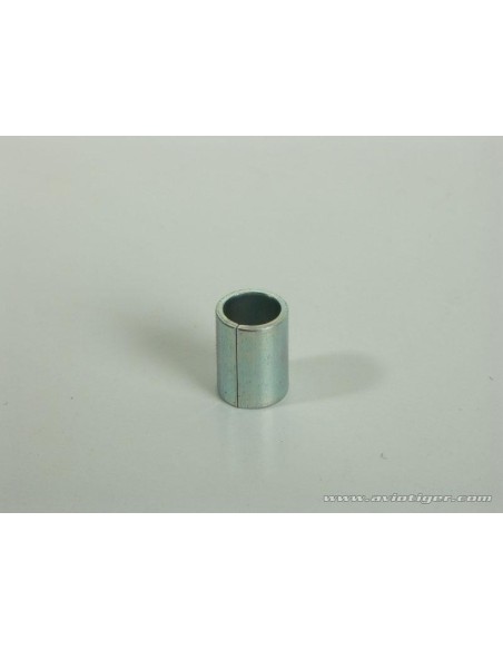 ENTRETOISE FIXATION CARBU M 1/5
